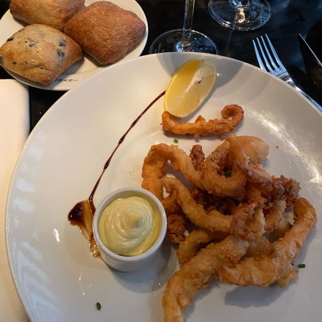 Calamari fritti, ailloli : calamars frits, aïoli - Domani, Paris