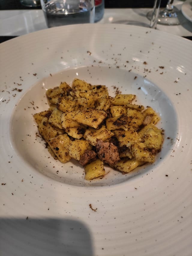 Spoja* lorda con salsiccia di norcia e tartufo nero - I Portoni Di Zolì, Bologna