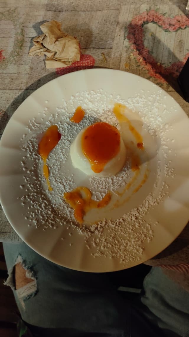 Panna cotta della Freschera - Agriturismo la Freschera