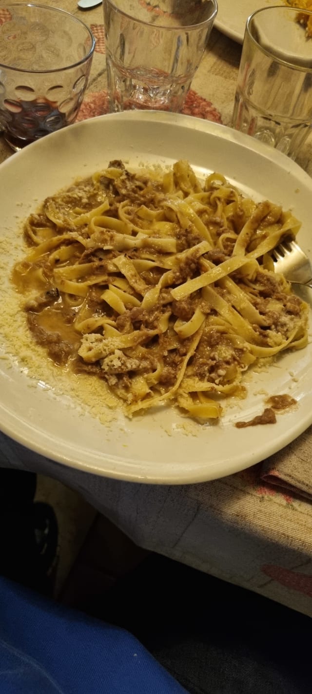 Pappardelle con sugo di cinghiale - Agriturismo la Freschera