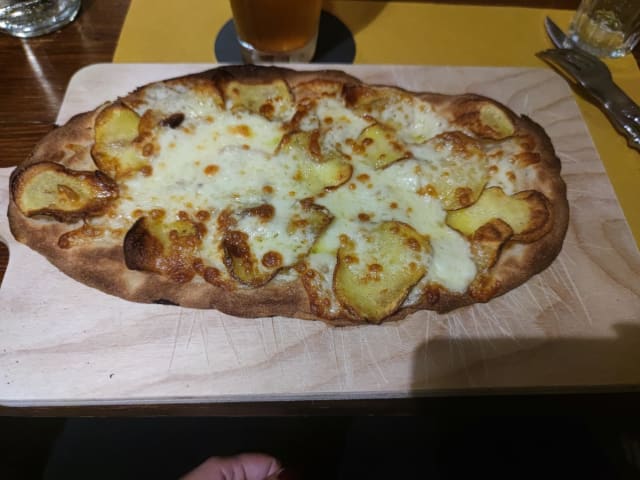 Pinsa Patate e Mozzarella - Al Brillo Parlante