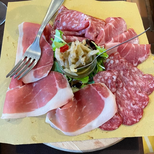 Tagliere di Salumi - Acque Salate Osteria Pizzeria