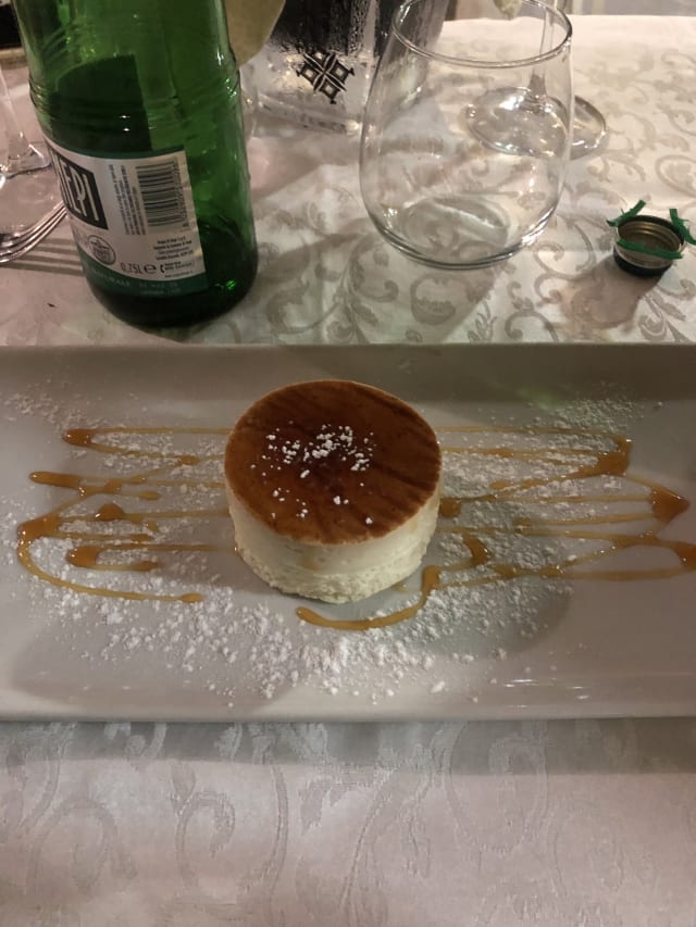 Cheesecake al caramello salato - Ristorante Enoteca “Osteria del Lago”