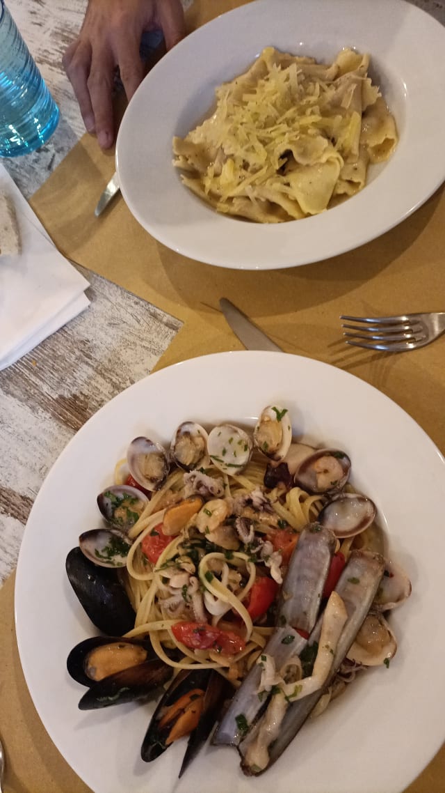 Linguine allo scoglio della Rotonda - Rotonda Oberdan Grill Bar, Brescia