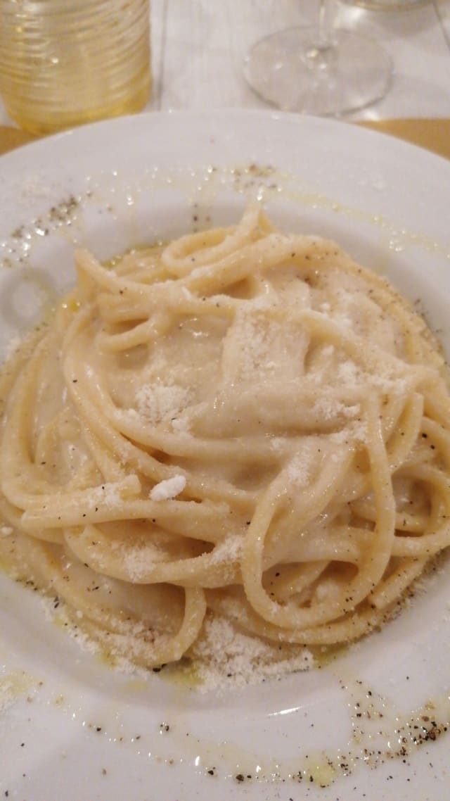 Bucatini al cacio e pepe - Rotonda Oberdan Grill Bar