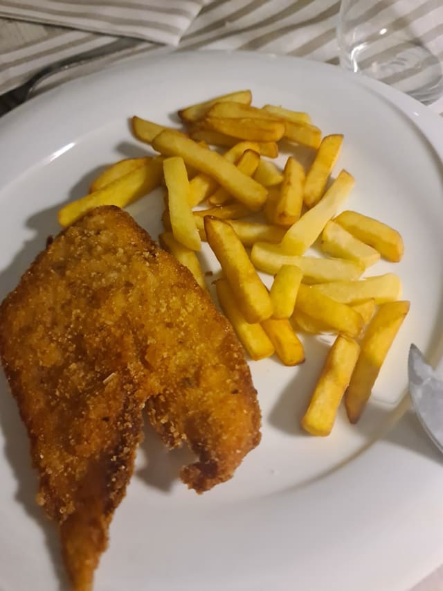 Cotoletta di pollo - Trattoria il Capitano, Viareggio