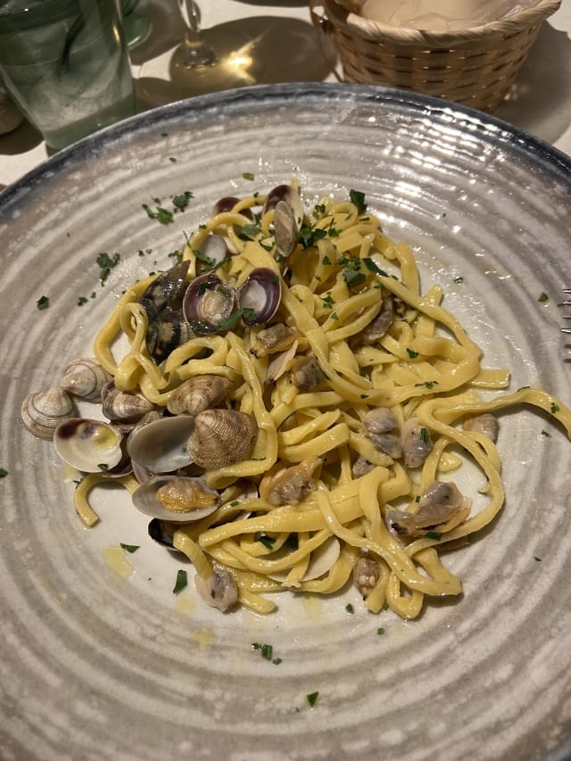 Tagliolini alle due vongole - Osteria Il Paiolo