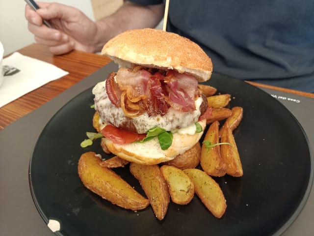 Hamburger “la marchigiana” - Casa del Vino, Savona