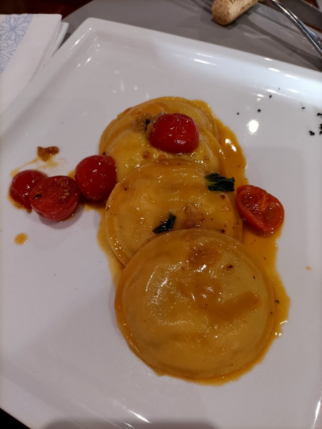 ravioli ripieni di capesante e gamberi con pomodorino datterino  - L'Officina dei Sapori, Rome