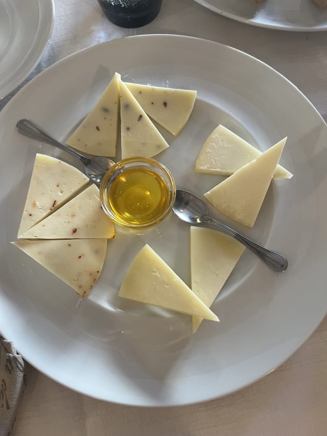 Selezione di formaggi aromatizzati  - Locanda del Podestà, Assisi