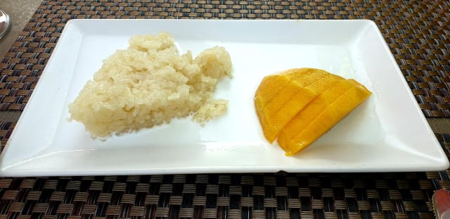 Arroz glutinoso con mango - Bualuang Thai, Torredembarra