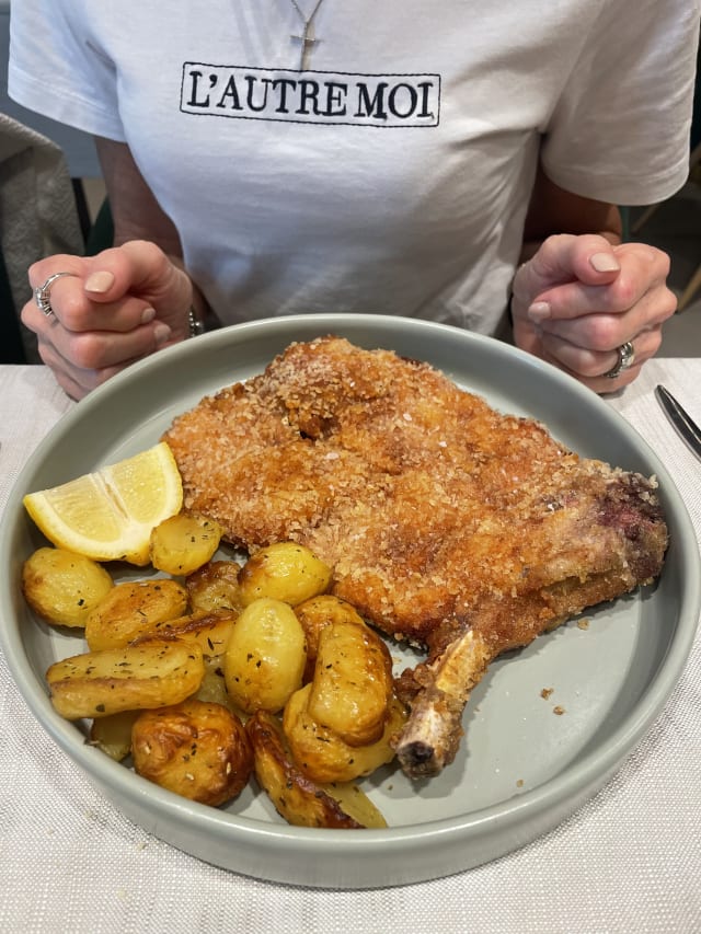 Costoletta di vitello alla milanese con patate - A Buon Rendere De Amicis