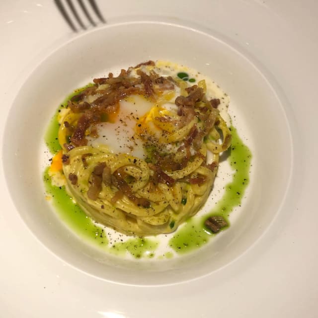 Bigoli fatti in casa alla carbonara 2.0 con uovo morbido 65° e guanciale di Sauris - La Posata Bianca, Abano Terme