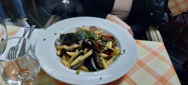 Spaghetti Cozze  vongole - Ristorante le Sorgenti, Terracina