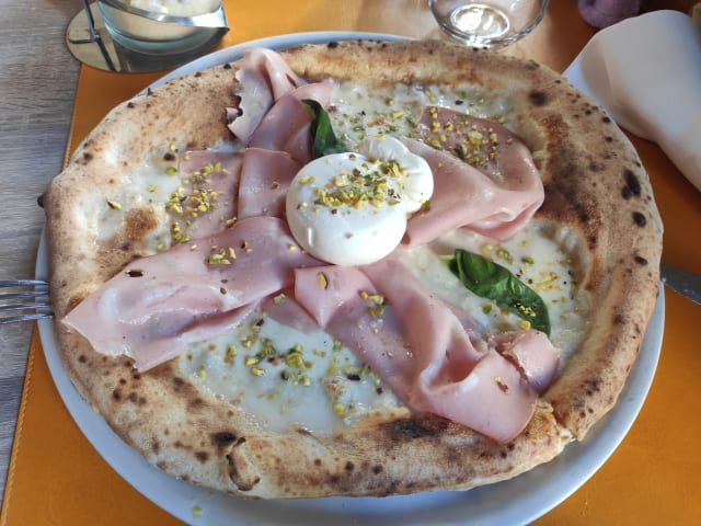 Pizza Bronte - Amabile, Milan