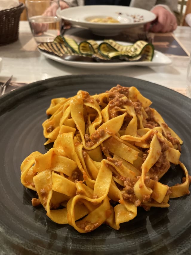 tagliatella al ragù bolognese - La Gnoccheria