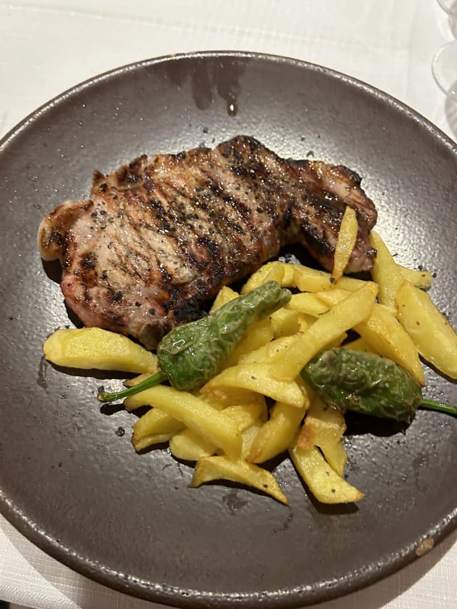 Grilled murcian pork with potatoes - El Chato Los Álcazares