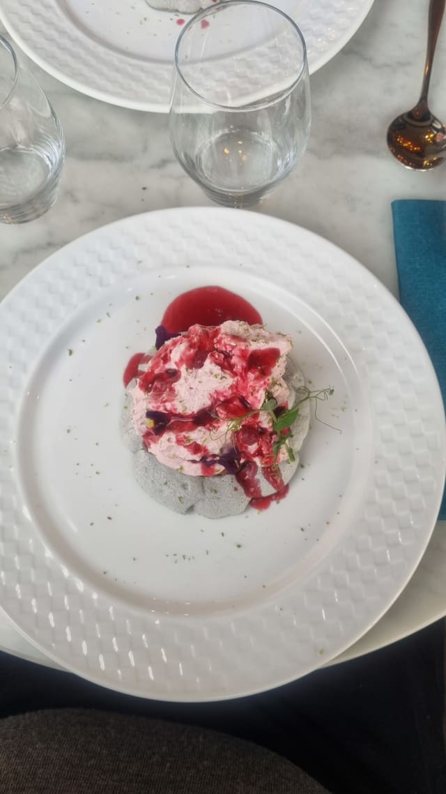 Salade de fruits et boule de glace vanille  - Pratolina, Paris