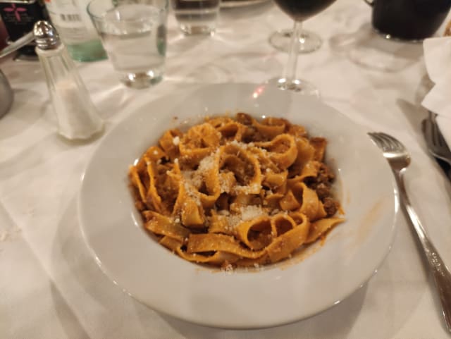 Tagliatelle Al Ragù - Trattoria Rivabella al Parco Verde