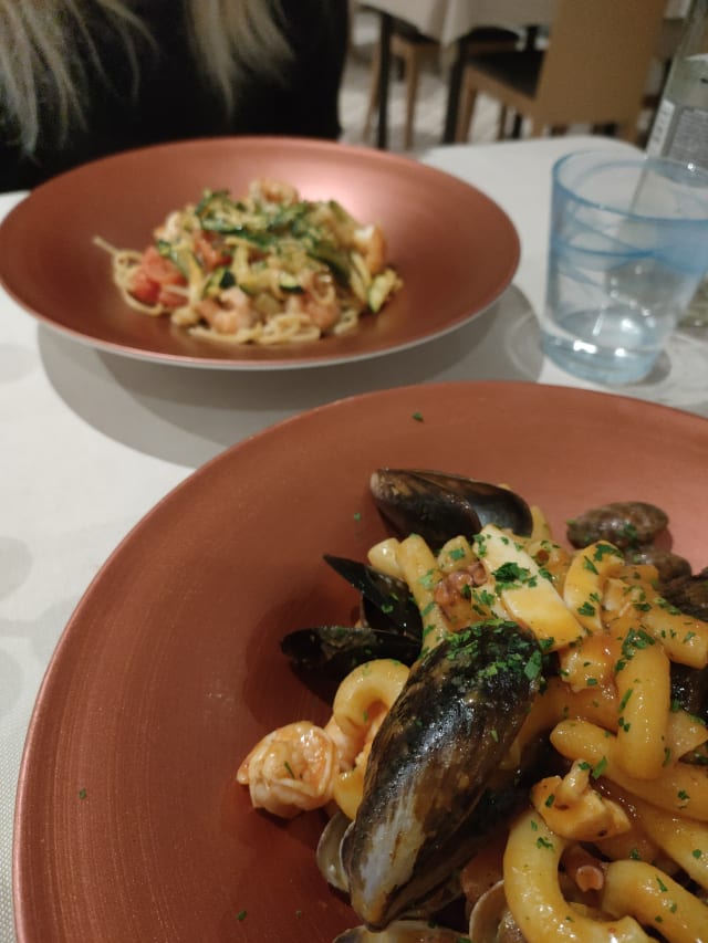 Maccheroncini di pasta fresca ai frutti di mare - Il Mosaico