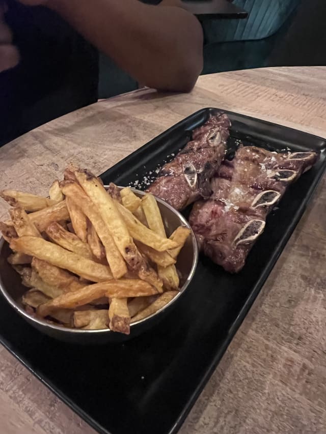 Asado de tiras 350gr - Cabaña Grill Alicante