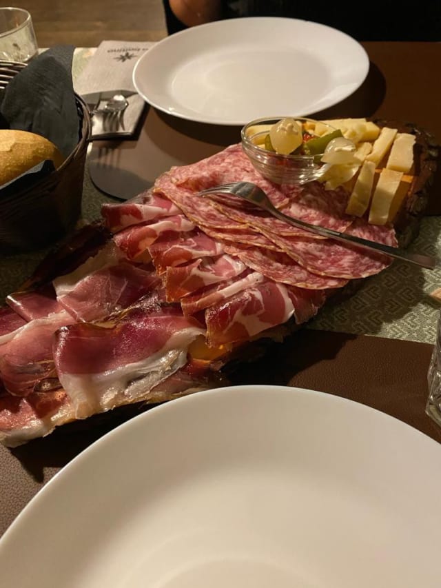 Tagliere Misto Salumi E Formaggi X 2 Persone - Ristorante la Baitina di Asiago