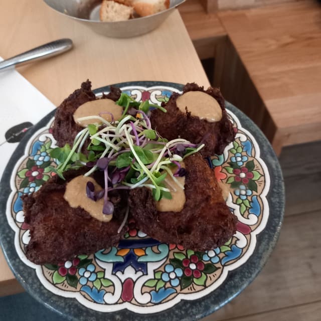 Buñuelos De Bacalao Con Salsa Romesco - Iberica