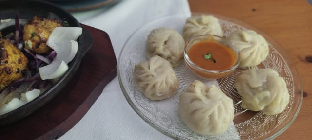 Chicken	momo - Byanjan, Madrid