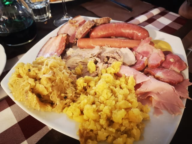 Bollito misto di carne maiale con contorno solo nel periodo invernale - Vecio Buffet Marascutti 1914