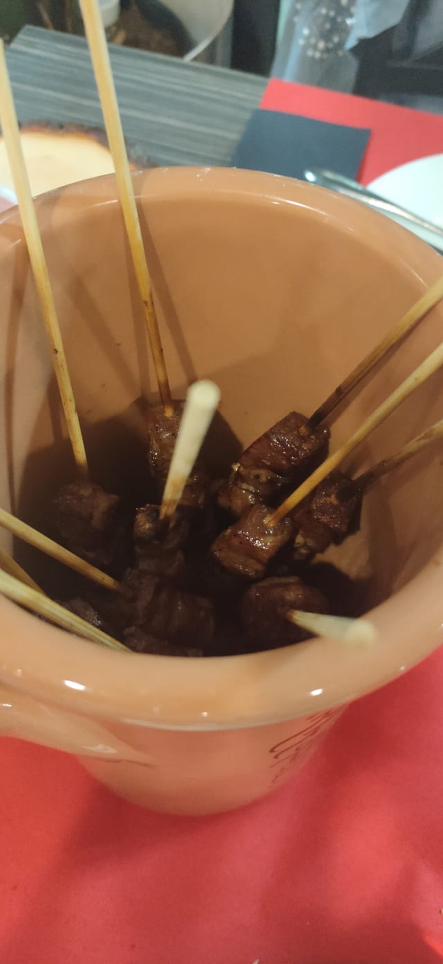 Arrosticini - Avà Quò Cattolica - Specialità Abruzzesi