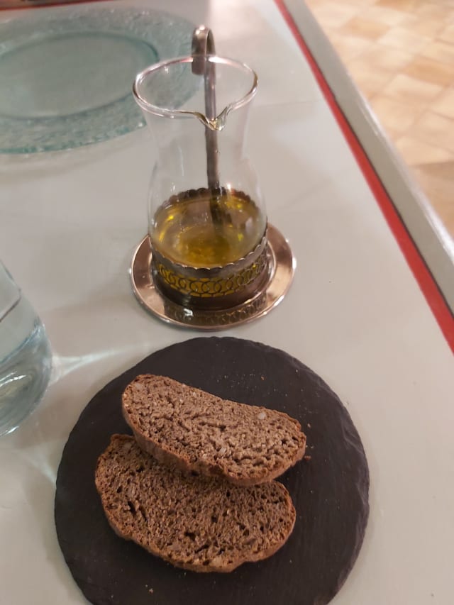 Pane fatto in casa e olio evo di nostra produzione - Tenuta del Gallo