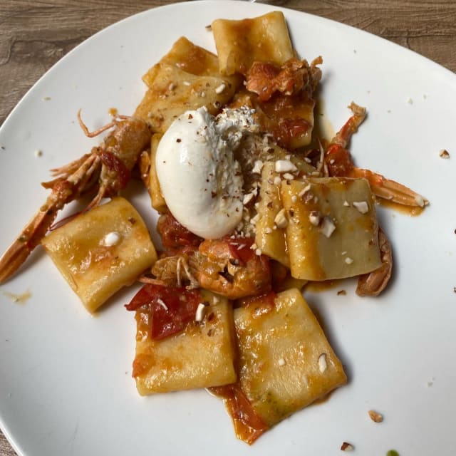 Paccheri con Scampi, Pomodoro e Prezzemolo - Secca 48