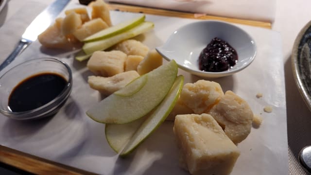 Selezione di parmigiano reggiano - La Ferramenta del Gusto Emiliano, Turin