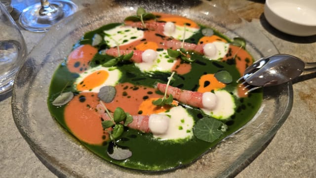 La nostra caprese di gambero rosso crudo  - Vik Pellico Otto, Milan