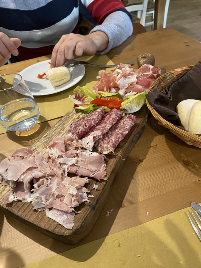 Piatto misto di salumi e formaggi di montagna con verdure sott’olio (piccolo) - Da Zhendron