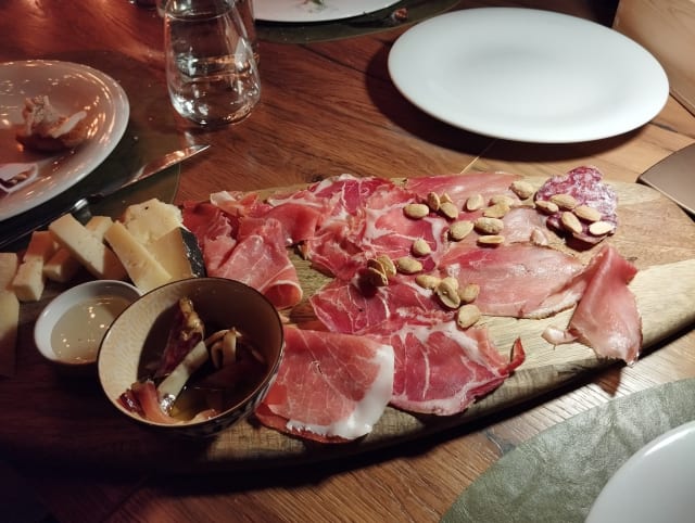 Tagliere di salumi e formaggi per 2 persone - Locanda dei Giurati