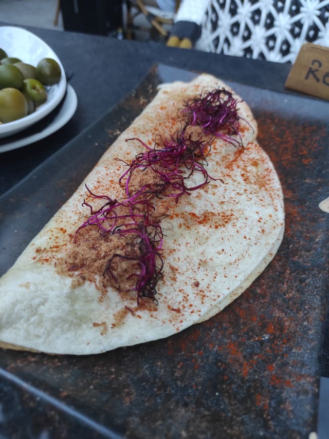 Quesadilla con Jamón Serrano, Mozzarella, Cherry y Cherry Semisecos - Bombilla Gastrobar - Fuencarral, Madrid