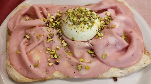 burrata e mortadella - La Divina Comida Italiana