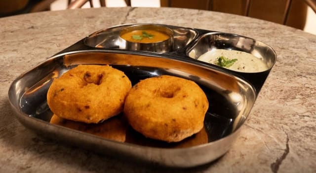 Medhu vada - Chennai Cafe, Amsterdam