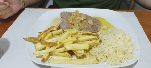 Bife de alho - A Canastra, Óbidos