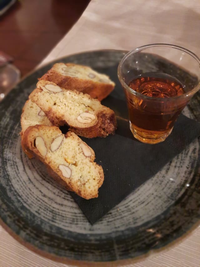 Cantuccini col vin santo - Il Tocco di Bacco, Florence