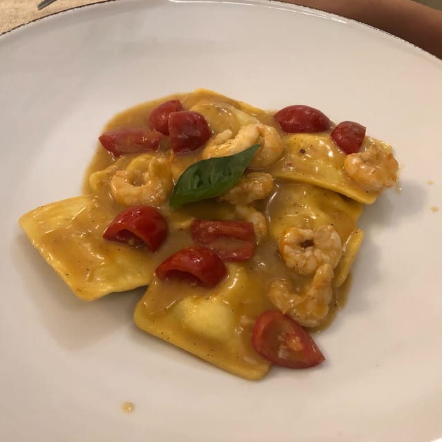 ravioli ripieni di cernia con pomodorini e gambero rosso - La Cucina di Riccobono, Taormina