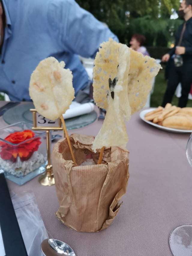 Girasoli di Grana con frutta secca - Ristorante Il Grande Olmo