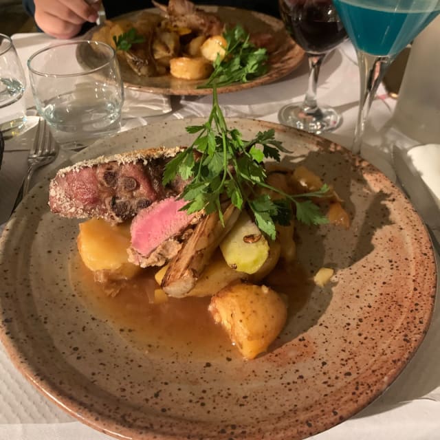 carré d agneau rotis en croute de moutarde  - L'Orangerie Paris, Paris