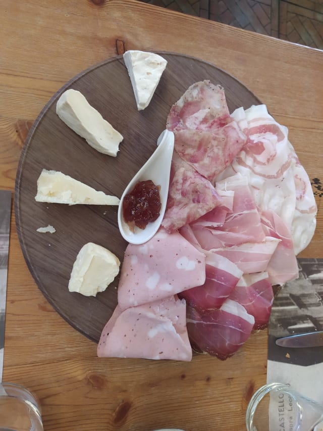 Tagliere misto di salumi e formaggi - Filet osteria