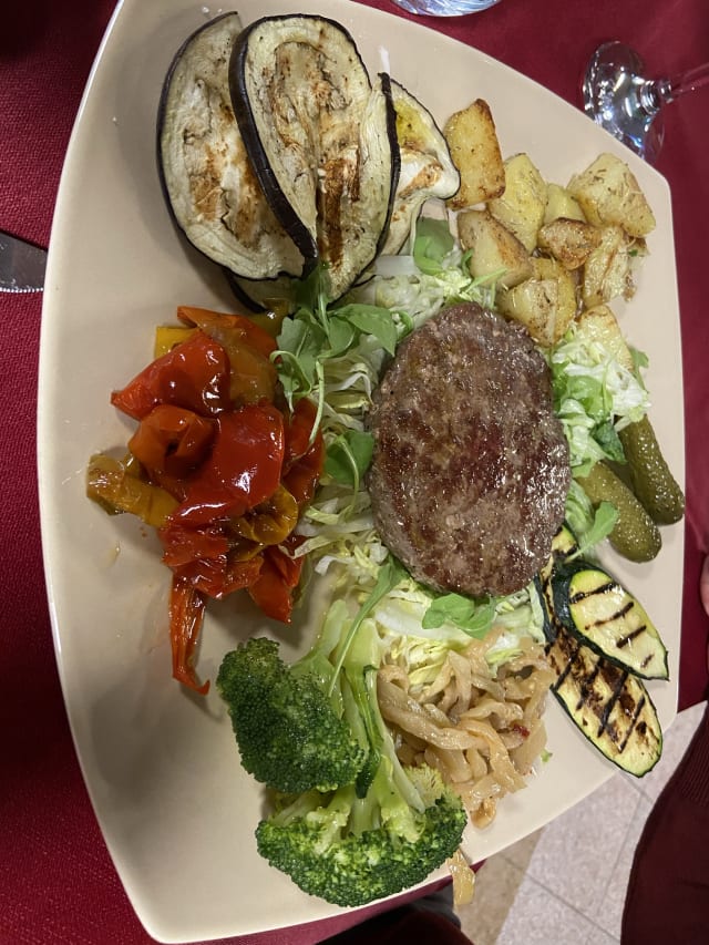 Hamburger da 250gr con assagini di verdure di stagione  - Antichi Sapori