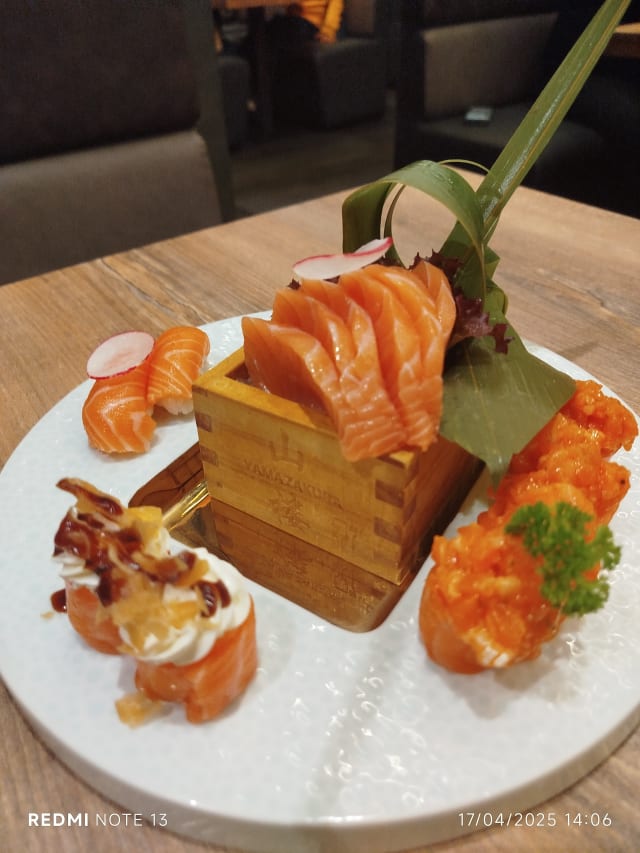 Zakura Sushi Restaurant in Pantigliate - Restaurant Reviews