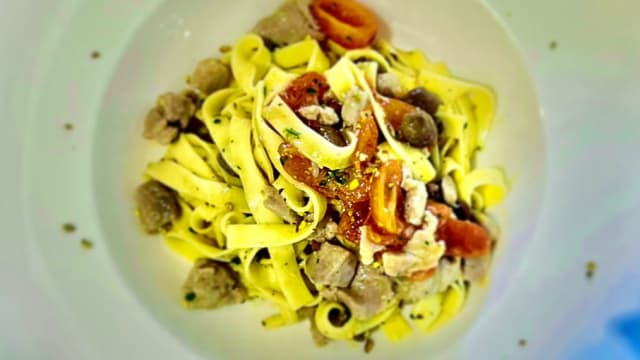 Tagliatelle tonno fresco e carciofi - Ristorante Da Luca, Massa