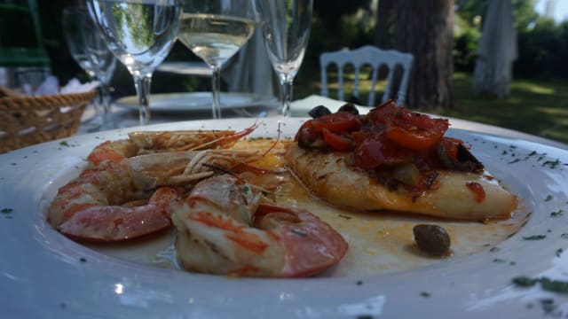 Filetto di Orata all'Amalfitana con Gamberi  - Villa Icidia, Frascati