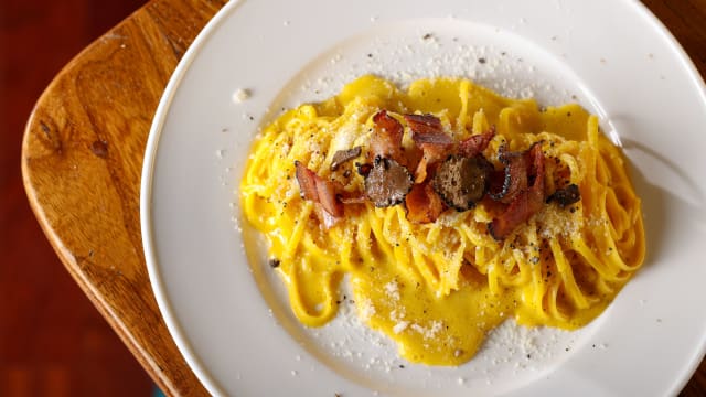 Carbonara tagliolini with black truffle - Soul Kitchen, Venice